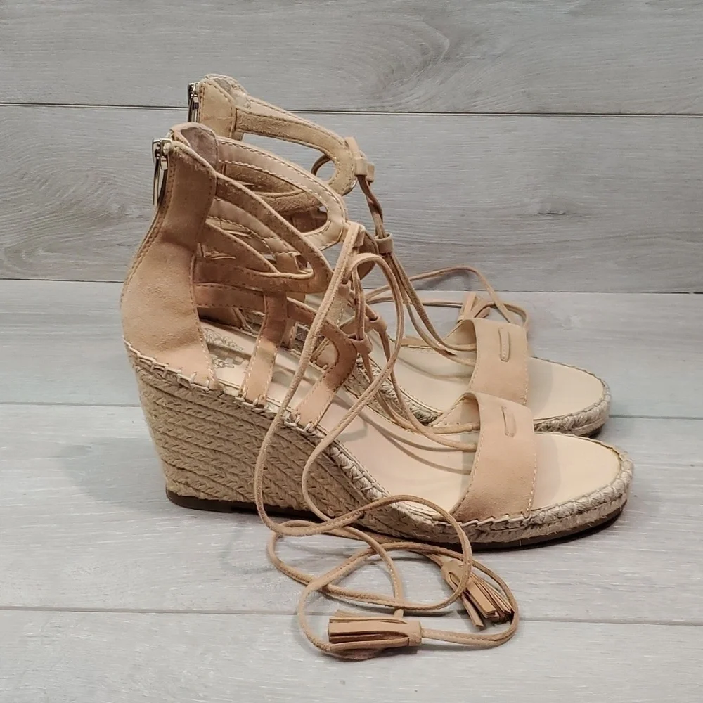 Vince Camuto good all